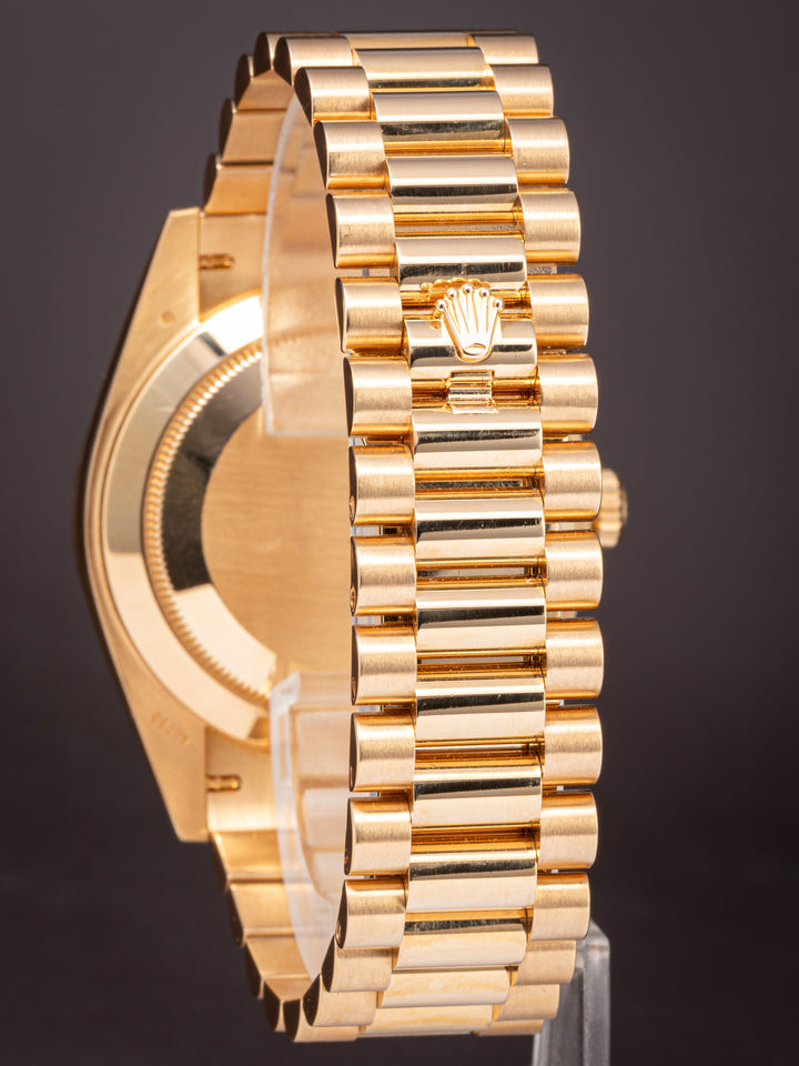 Rolex 18k Yellow Gold Day-Date 40 (228238)