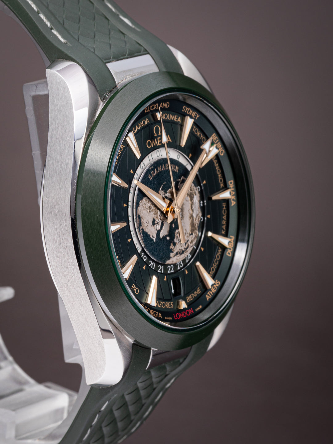 Omega Stainless Steel Seamaster Aqua Terra Worldtimer (220.32.43.22.10.001)