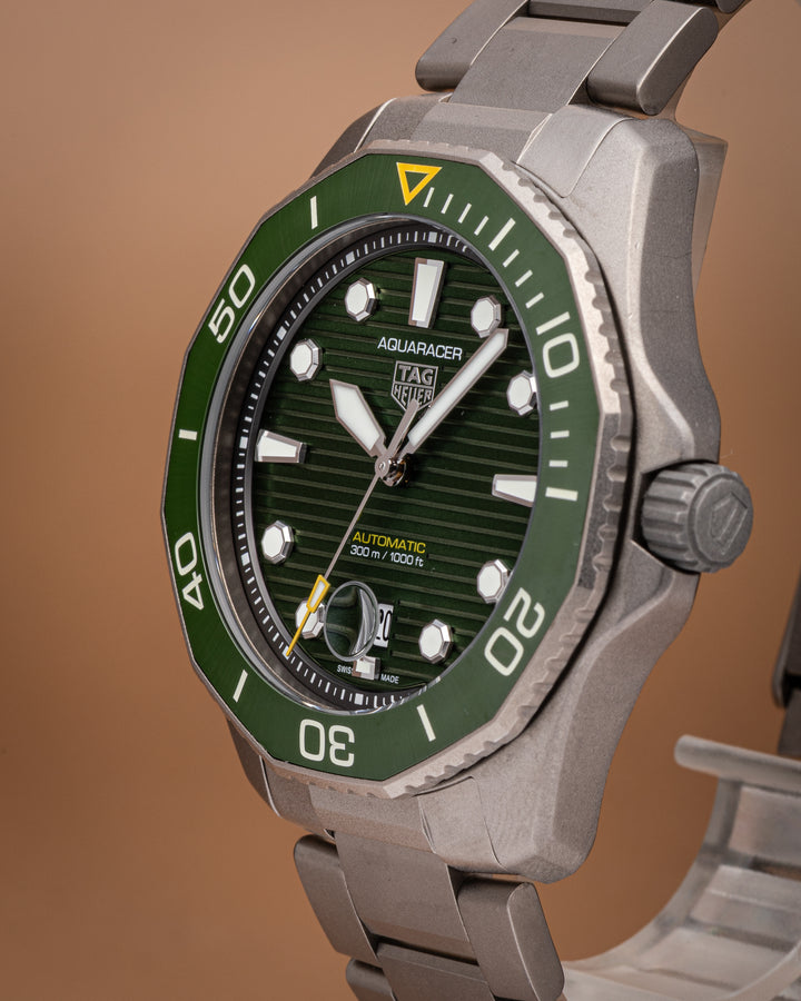 TAG Heuer Titanium Aquaracer Professional 300 (WPB208B)