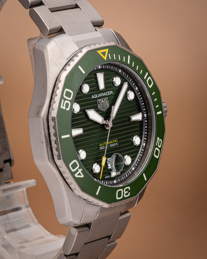 TAG Heuer Titanium Aquaracer Professional 300 (WPB208B)