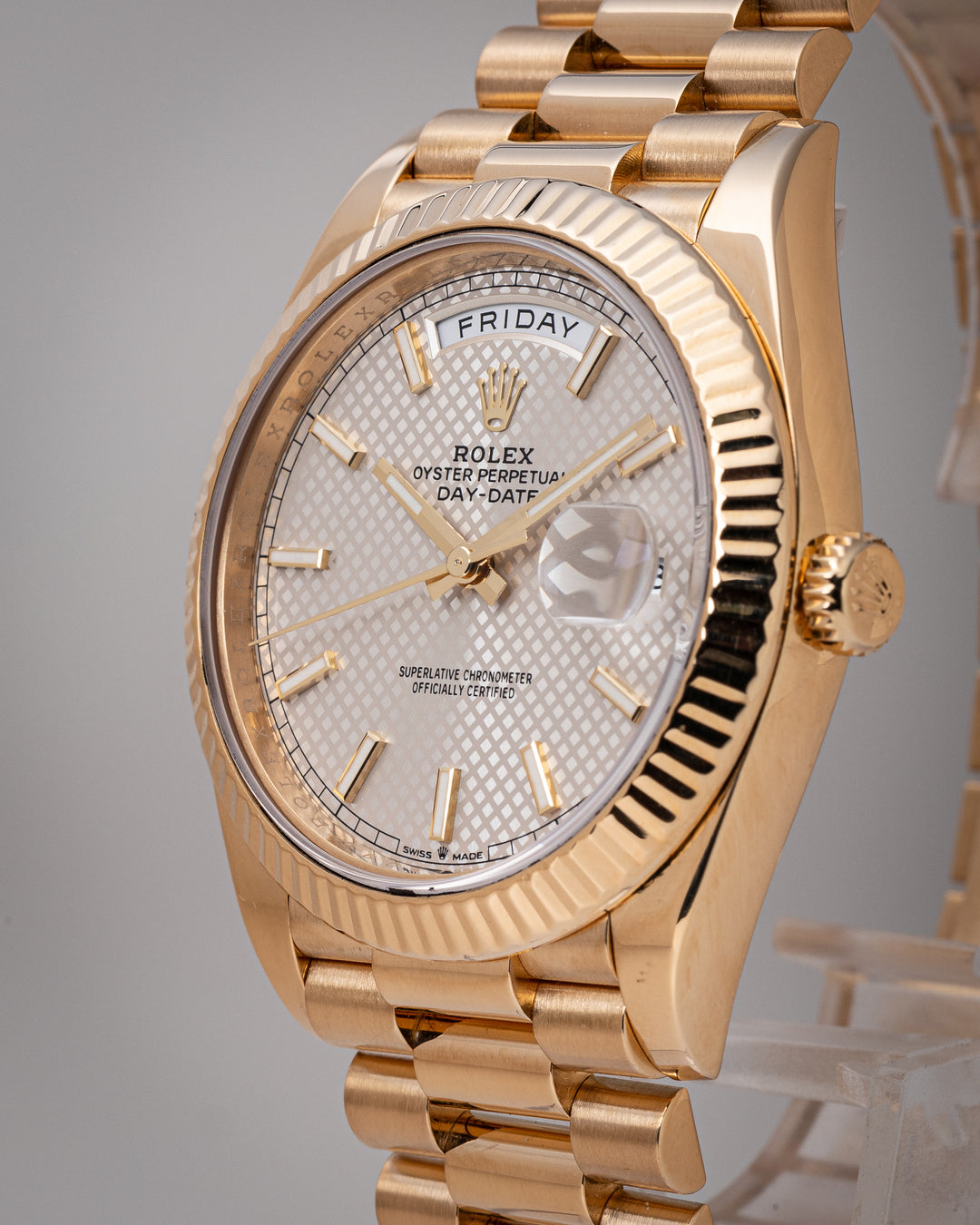 Rolex 18k Yellow Gold Day-Date 40 (228238)