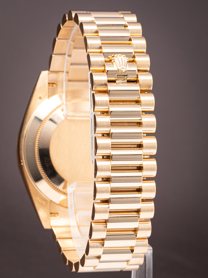 Rolex 18k Yellow Gold Day-Date 40 (228238)